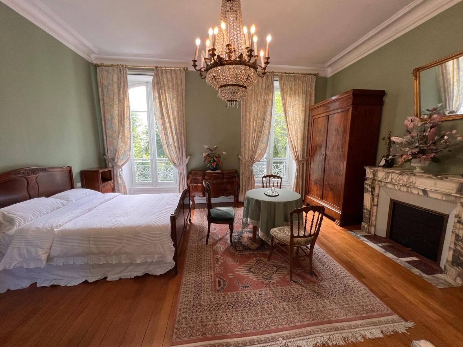 Demeure Des Payratons Bed & Breakfast Saint-Gerand-le-Puy Bagian luar foto