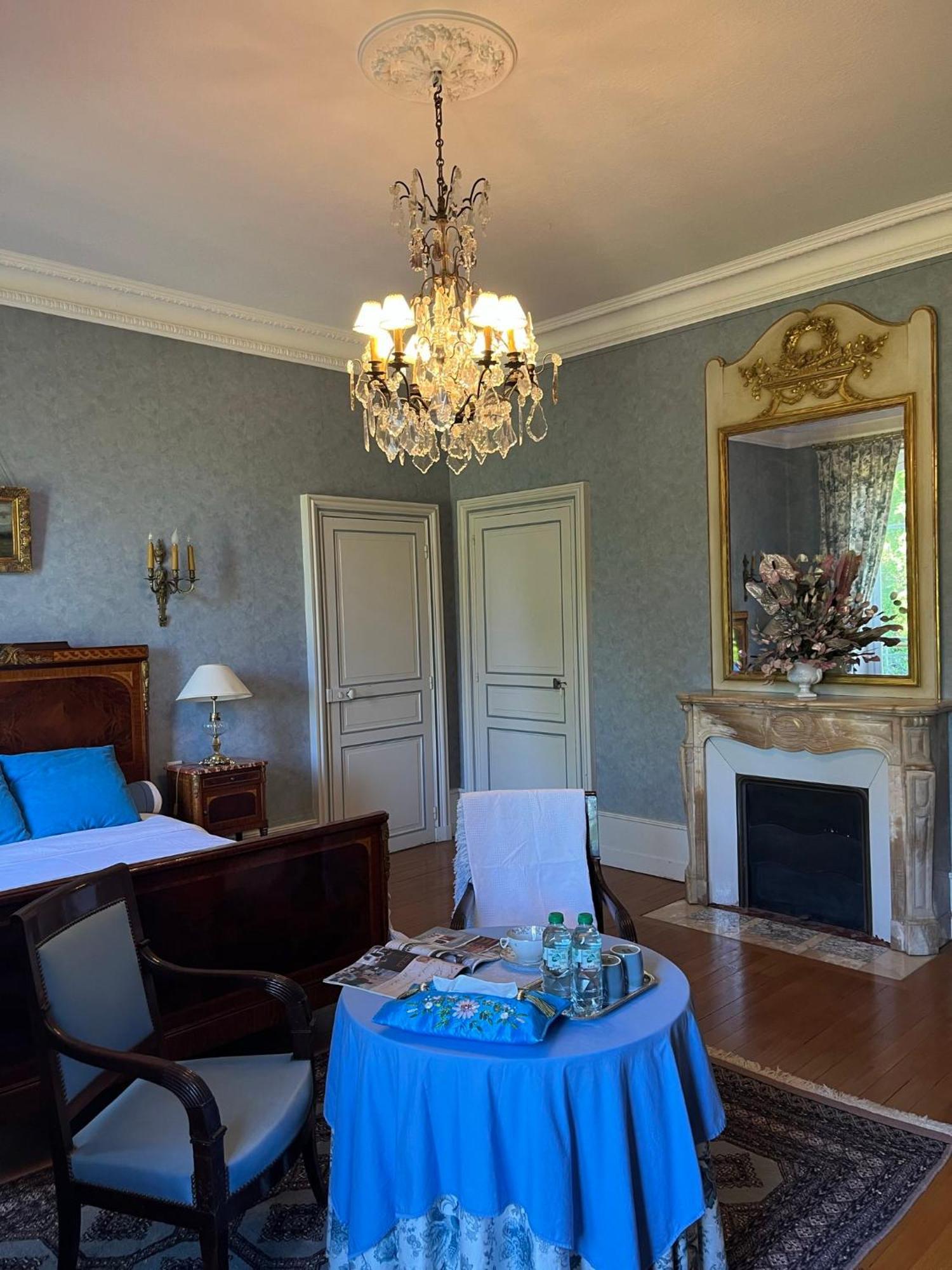 Demeure Des Payratons Bed & Breakfast Saint-Gerand-le-Puy Bagian luar foto